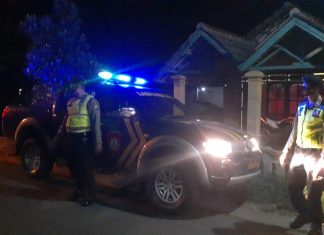 Berikan Rasa Aman Polsek Senori Polres Tuban Gelar Patroli Blue Light di Pemukiman