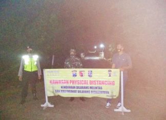 PPKM Skala Mikro Polsek Senori Polres Tuban Terapkan Kawasan Physical Distancing Bersama Warga