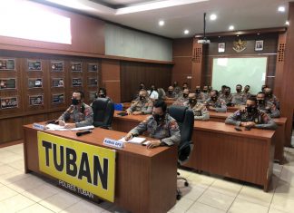 *Kapolsek Jajaran Polres Tuban Ikuti Zoom Metting Tentang Penanganan Pelarangan Mudik Bersama Menteri Dalam Negeri*