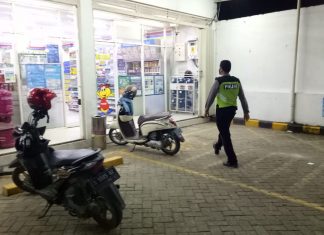 Antisipasi Kriminalita, Polsek Singgahan Polres Tuban Giatkan Patroli Minimarket